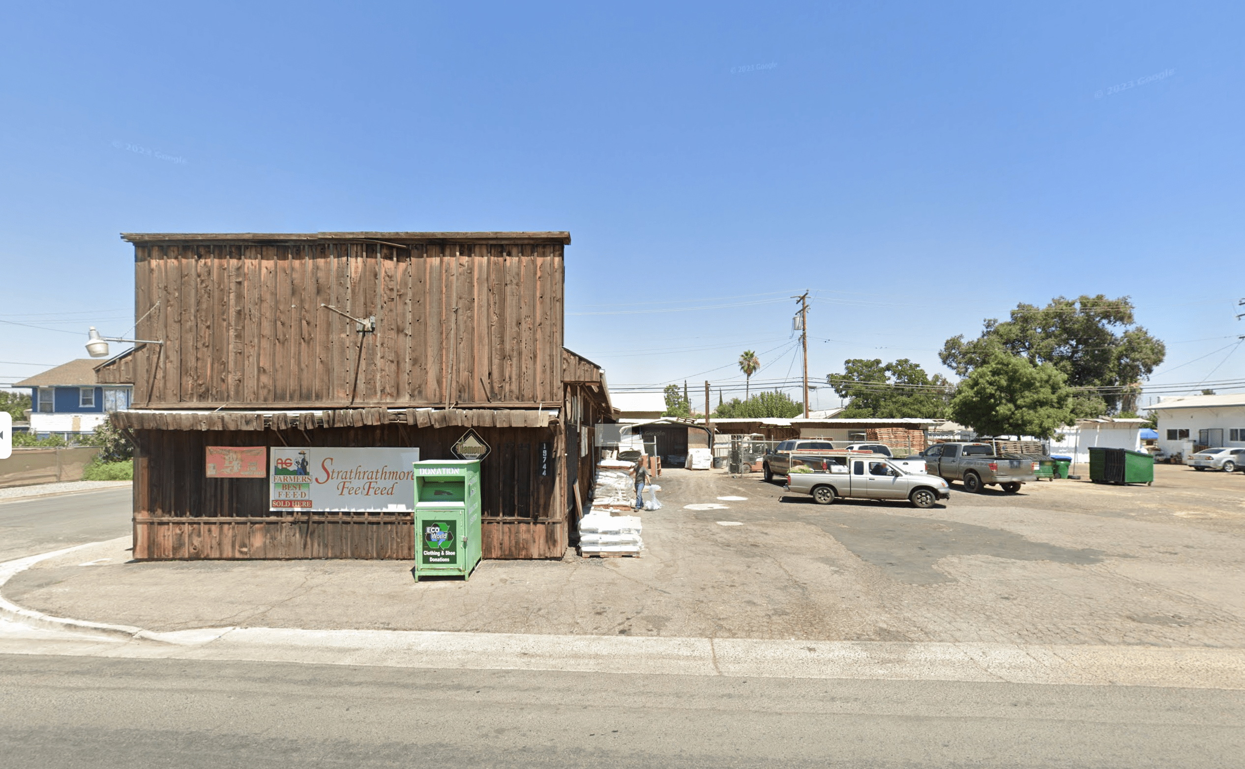 Strathmore Feed and Pets Storefront